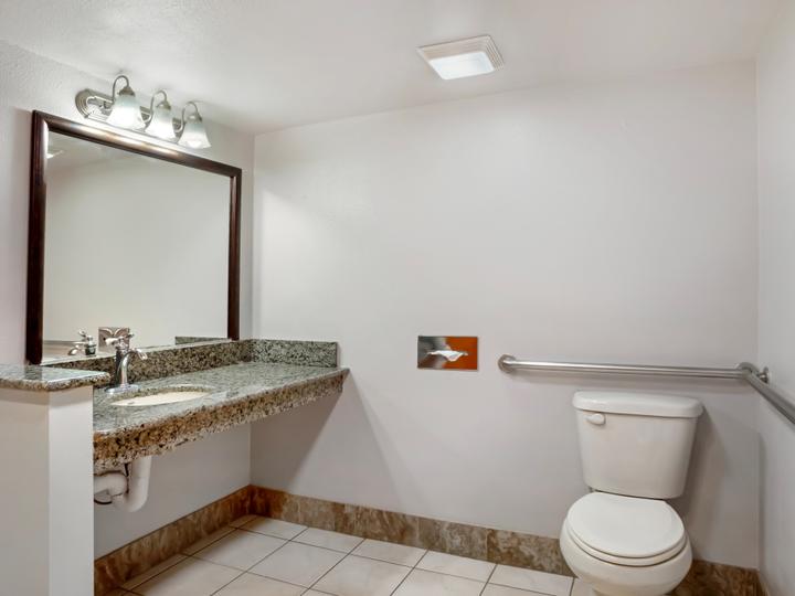 Best Western Plus Yosemite Gateway Inn | Oakhurst, California | 32