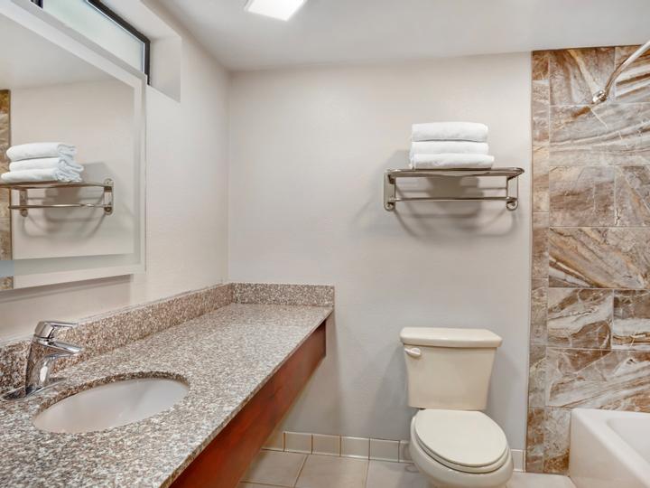 Best Western Plus Yosemite Gateway Inn | Oakhurst, California | 14