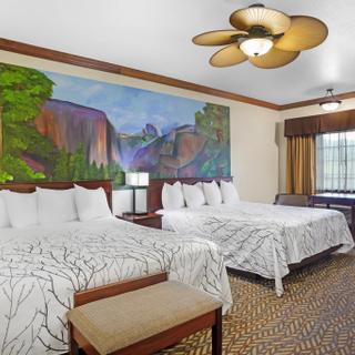 Best Western Plus Yosemite Gateway Inn | Oakhurst, California | Photo Gallery - 9