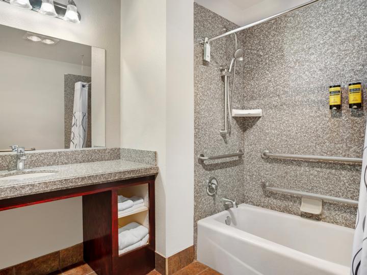 Best Western Plus Yosemite Gateway Inn | Oakhurst, California | 3