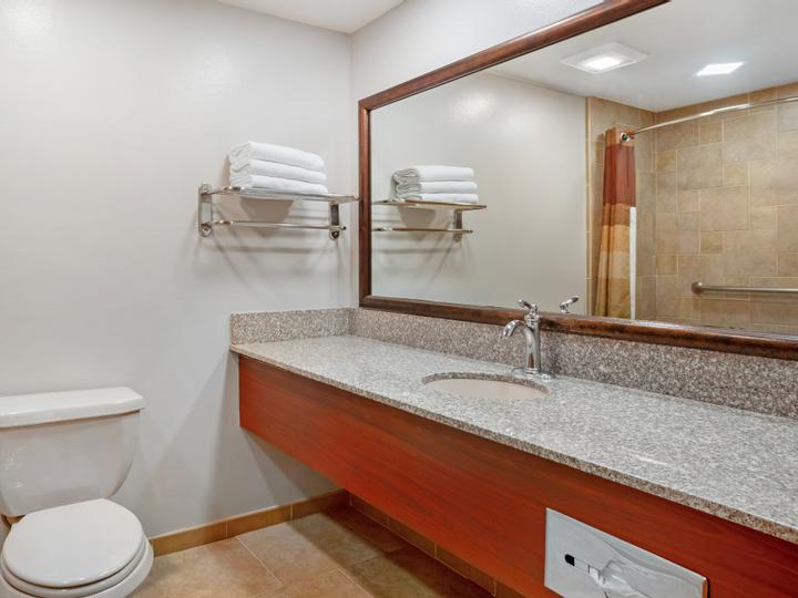 Best Western Plus Yosemite Gateway Inn | Oakhurst, California | 7