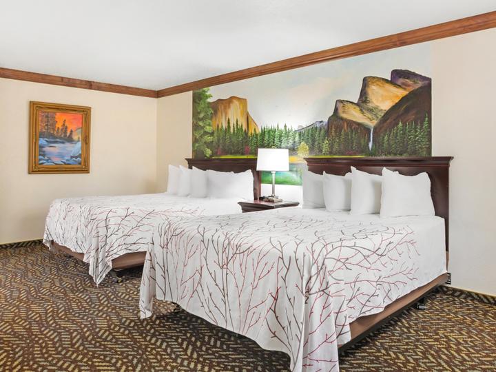 Best Western Plus Yosemite Gateway Inn | Oakhurst, California | 11