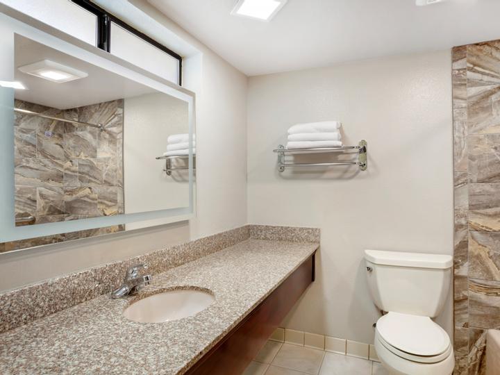 Best Western Plus Yosemite Gateway Inn | Oakhurst, California | 28