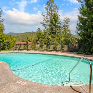Best Western Plus Yosemite Gateway Inn | Oakhurst, California | Photo Gallery - 2